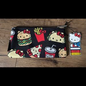 HELLO KITTY (Loungefly)-NWT Zipped Hamburger & Fries Pouch
